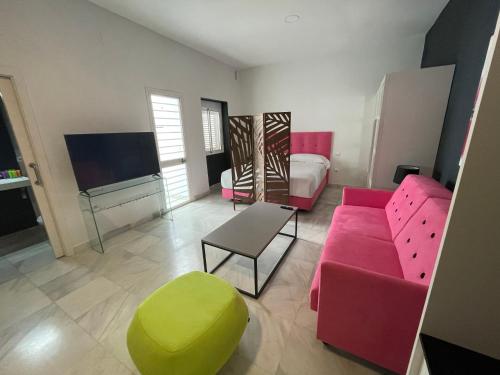 Studio Apartment image 2