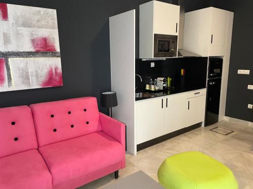 Studio Apartment image 1
