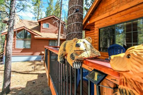 Retreat to Fox Farm-1662 by Big Bear Vacations - image 11