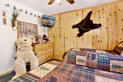 Retreat to Fox Farm-1662 by Big Bear Vacations - image 12