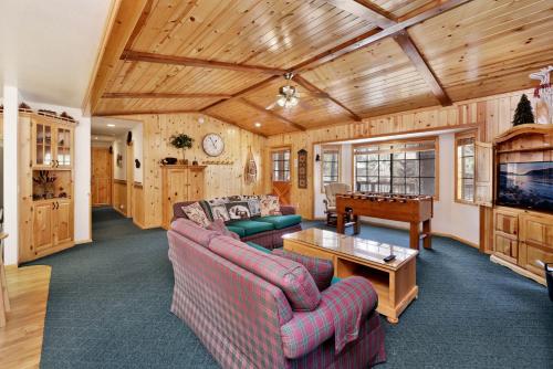 Retreat to Fox Farm-1662 by Big Bear Vacations - image 10