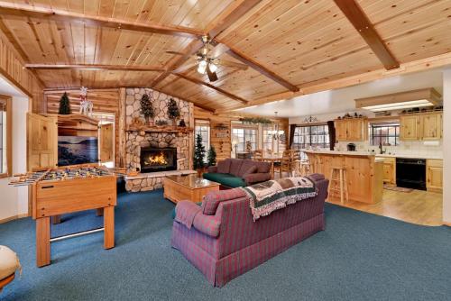 Retreat to Fox Farm-1662 by Big Bear Vacations - image 12