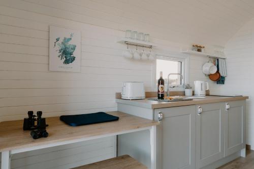 Strathy Bay Pods in Portskerra