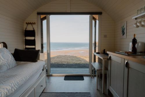 Strathy Bay Pods in Portskerra