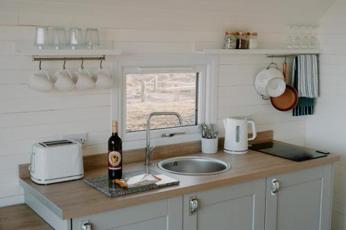 Strathy Bay Pods in Portskerra