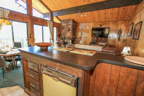 Above it All-1685 by Big Bear Vacations - image 2