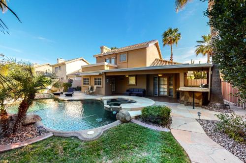 Luxe Lakewood Villa in Ahwatukee