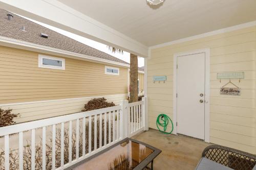 Village by the Beach L832K by Padre Escapes - image 8