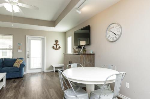 Village by the Beach L832K by Padre Escapes - image 13