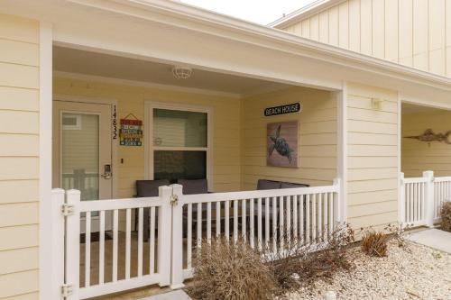 Village by the Beach L832K by Padre Escapes - image 11