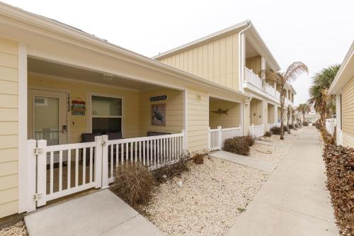 Village by the Beach L832K
