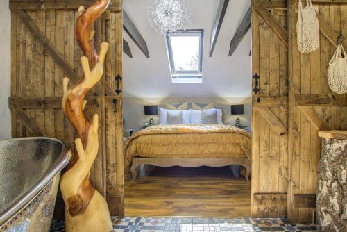 Unique Cottage The Old Stables Pembrokeshire Sleeps 8 - Welsh Tourist Board Award 5 Stars