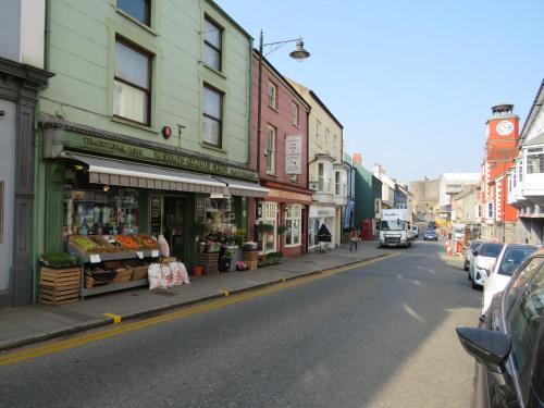 Unique Cottage The Old Stables Pembrokeshire Sleeps 8 - Welsh Tourist Board Award 5 Stars