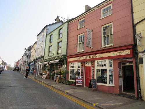 Unique Cottage The Old Stables Pembrokeshire Sleeps 8 - Welsh Tourist Board Award 5 Stars