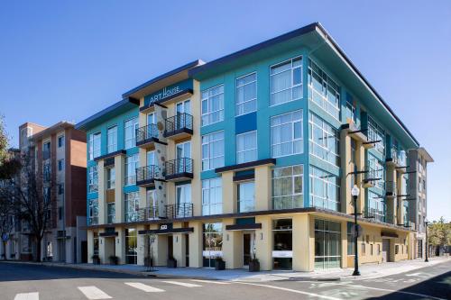 Art House Hotel