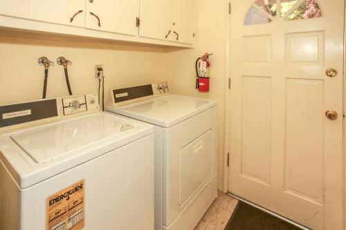 Terra Pine Retreat-1791 by Big Bear Vacations - image 2