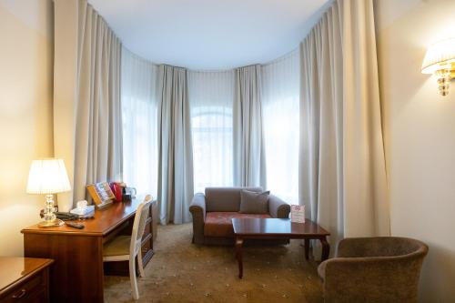 room detail thumbnail 1