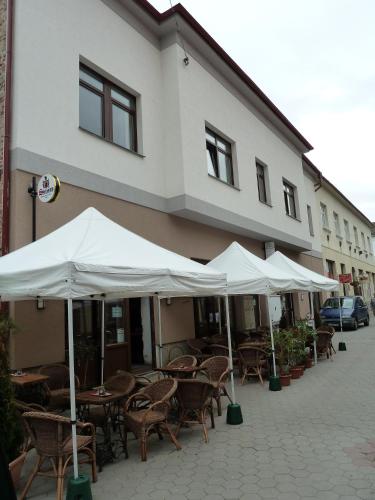 Sissepääs, Apartmany na Baste in Levice