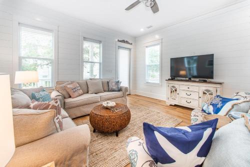 Seagrove Seaclusion at 30A by RealJoy Vacations - image 23