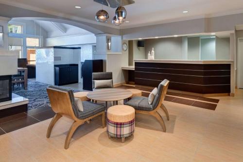 大堂, 索內斯塔ES套房-亞特蘭大阿爾法利塔北點購物中心 (Sonesta ES Suites Atlanta Alpharetta North Point Mall) in 阿爾法利塔