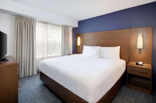 索內斯塔ES套房-亞特蘭大阿爾法利塔北點購物中心 (Sonesta ES Suites Atlanta Alpharetta North Point Mall) in 阿爾法利塔