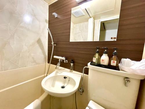 Single Room image 3