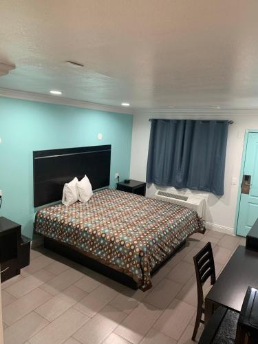 Budget Motel - image 14