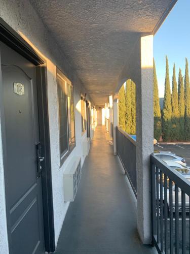 Budget Motel - image 10