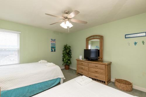 Surfside 216 by Padre Escapes - image 11