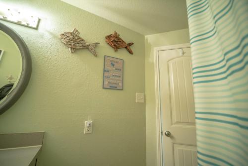 Island Retreat 211 by Padre Escapes - image 11