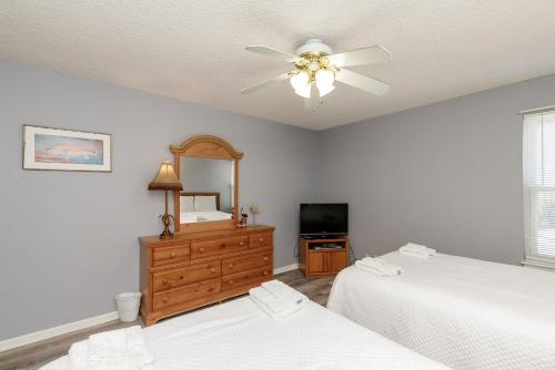 Surfside 118 by Padre Escapes - image 11