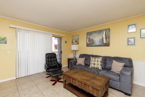 Hummingbird Retreat 105 by Padre Escapes - image 12