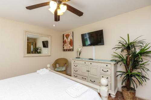 Surfside 110 by Padre Escapes - image 14