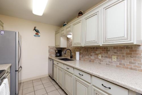 Surfside 110 by Padre Escapes - image 10