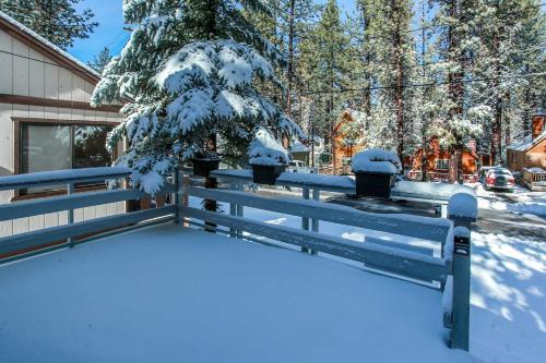 Goldilocks Getaway-1828 by Big Bear Vacations - image 6