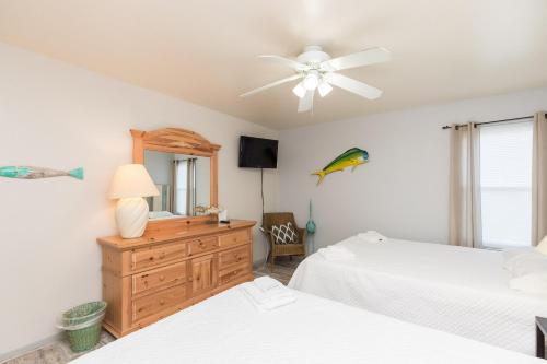 Surfside 122 by Padre Escapes - image 13