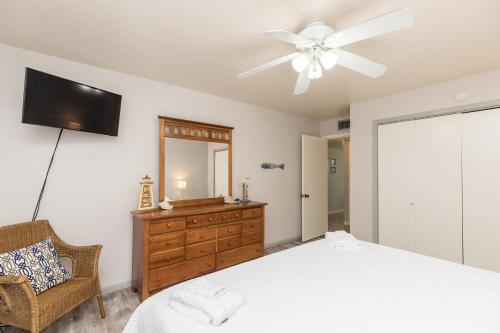 Surfside 122 by Padre Escapes - image 12