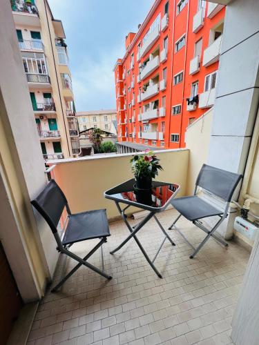One-Bedroom Apartment image 2