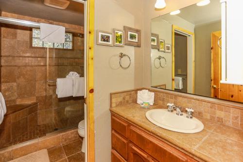 Mountain Retreat - 1905 by Big Bear Vacations - image 12