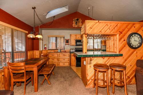 Mountain Retreat - 1905 by Big Bear Vacations - image 14