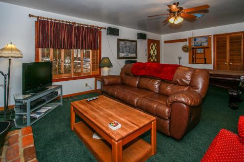 Berghuette-1906 by Big Bear Vacations - image 6