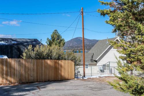 Village Retreat-1897 by Big Bear Vacations - image 3