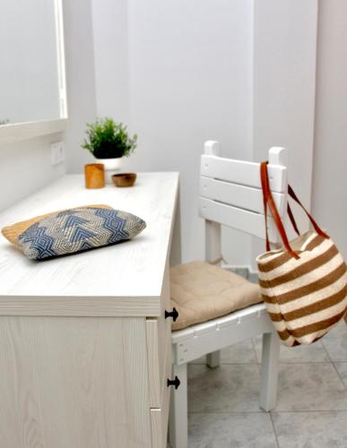 Folk Studio at Regina Apartments, Alikanas (foto 10)