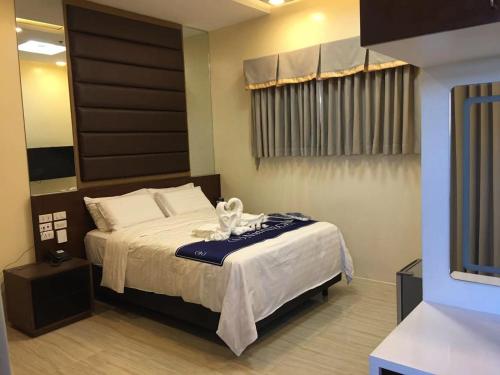 1 queen bed