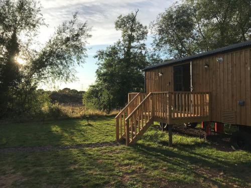 Sunset Shepherds Hut - Apartment - Taunton