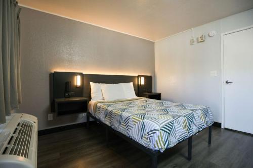 1 queen bed