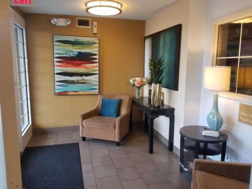 Sonesta Simply Suites Dallas Galleria