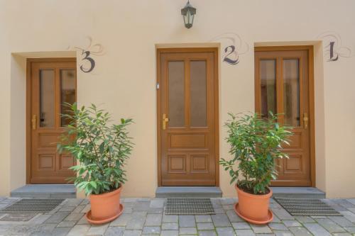 Old Town Rooms and Apartments