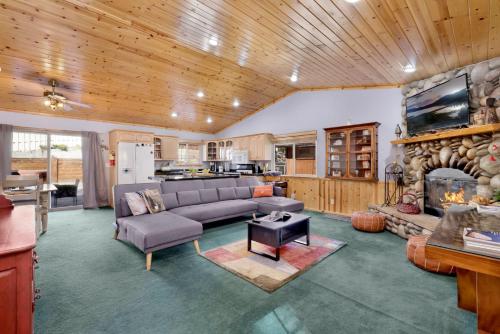 River Rock Lodge - 1953 by Big Bear Vacations - image 7