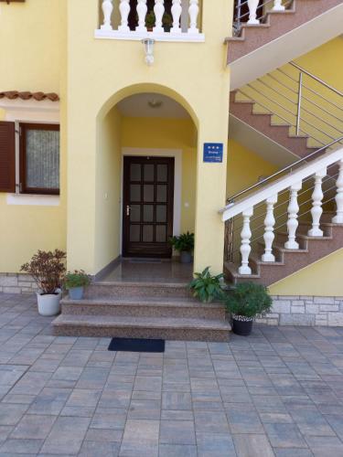  Apartment Smajlovic, Pension in Kukci